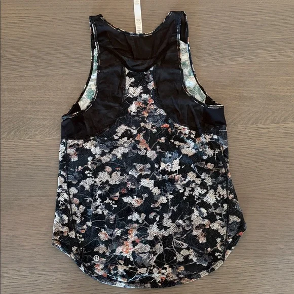 Lululemon - Picture 2 of 3